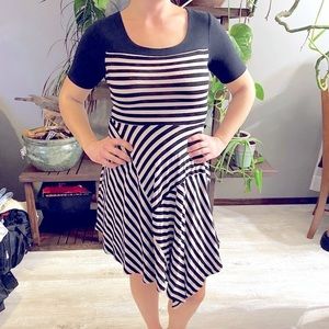 monteau dresses canada